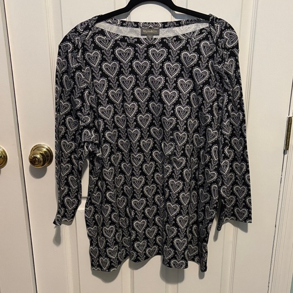 Style & Co. Tops - Style & Co. Black and White Heart Pattern Long Sleeve Tee